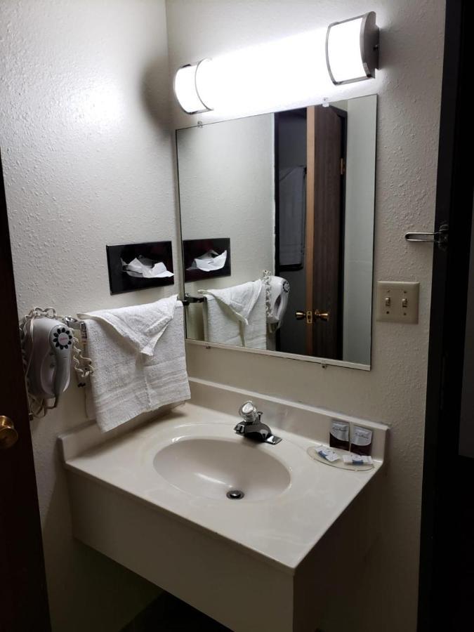 Value Inn & Suites Salina Luaran gambar