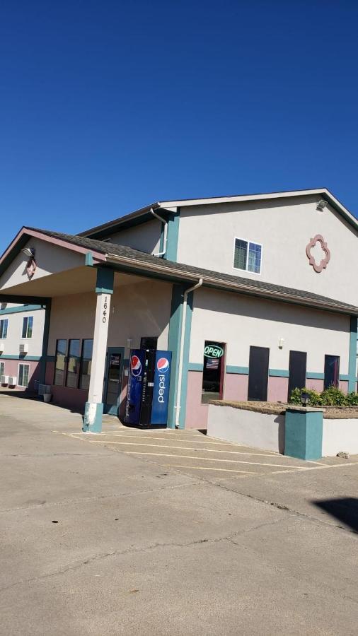 Value Inn & Suites Salina Luaran gambar
